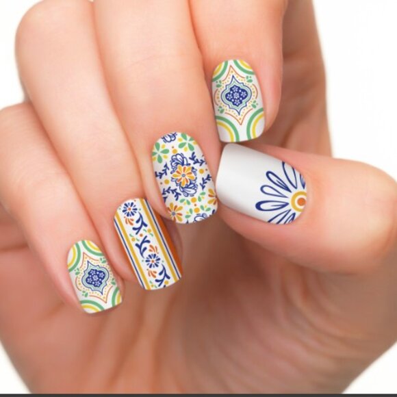 Coconut Nail Art by Incoco Nail Polish Strips, Casa Verano - Picture 1 of 3